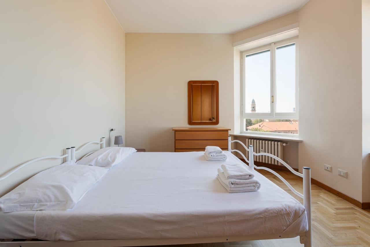 Milano - Roomy Apartment 300 M From M3 Affori Fn! Milão Exterior foto